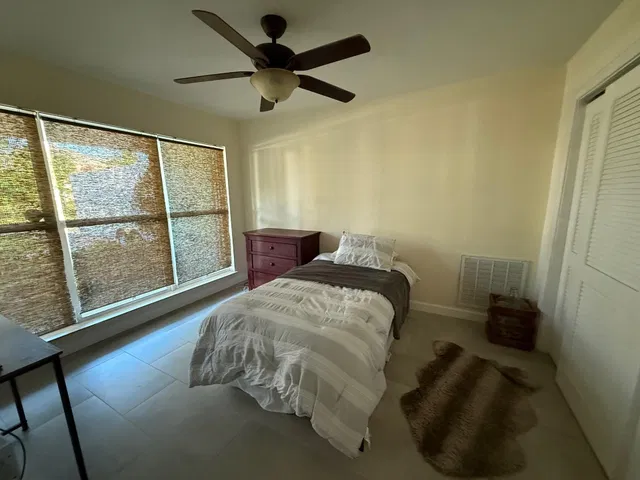 Residence photo 98