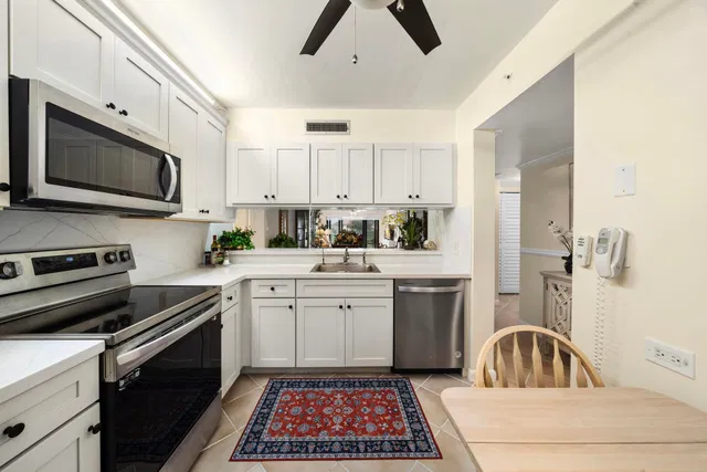 Unit 104 photo 6
