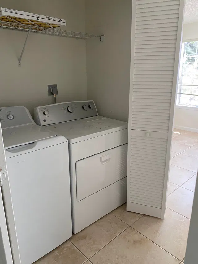 Unit H photo 9