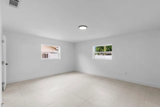 Residence photo 11
