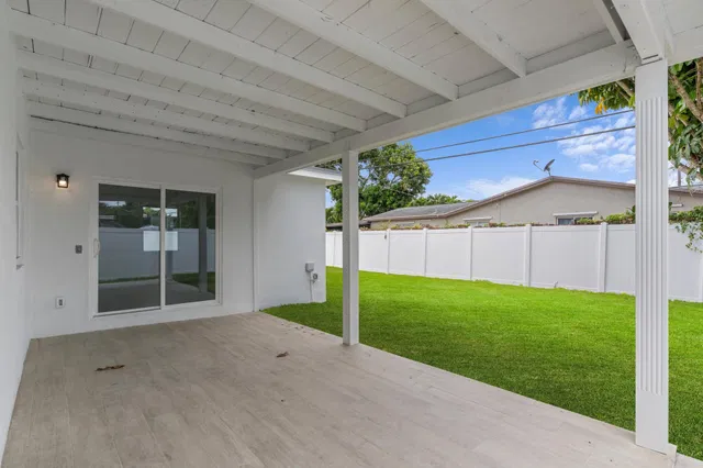 Residence photo 18