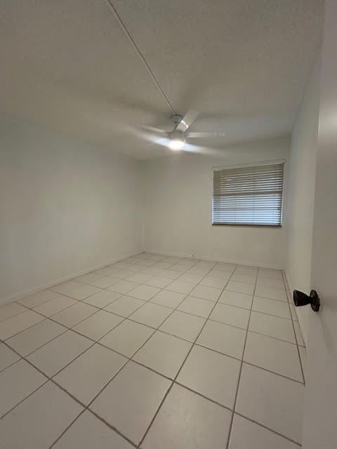 Unit 200 photo 11