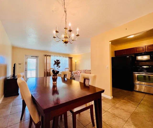 Residence photo 3