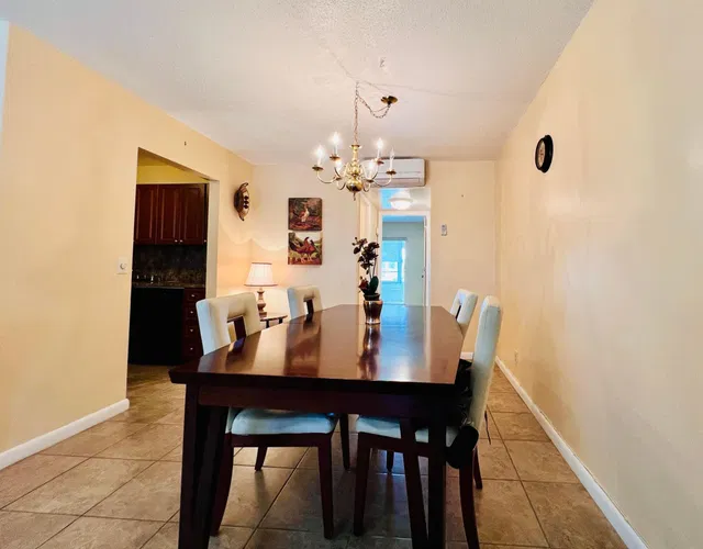 Residence photo 5