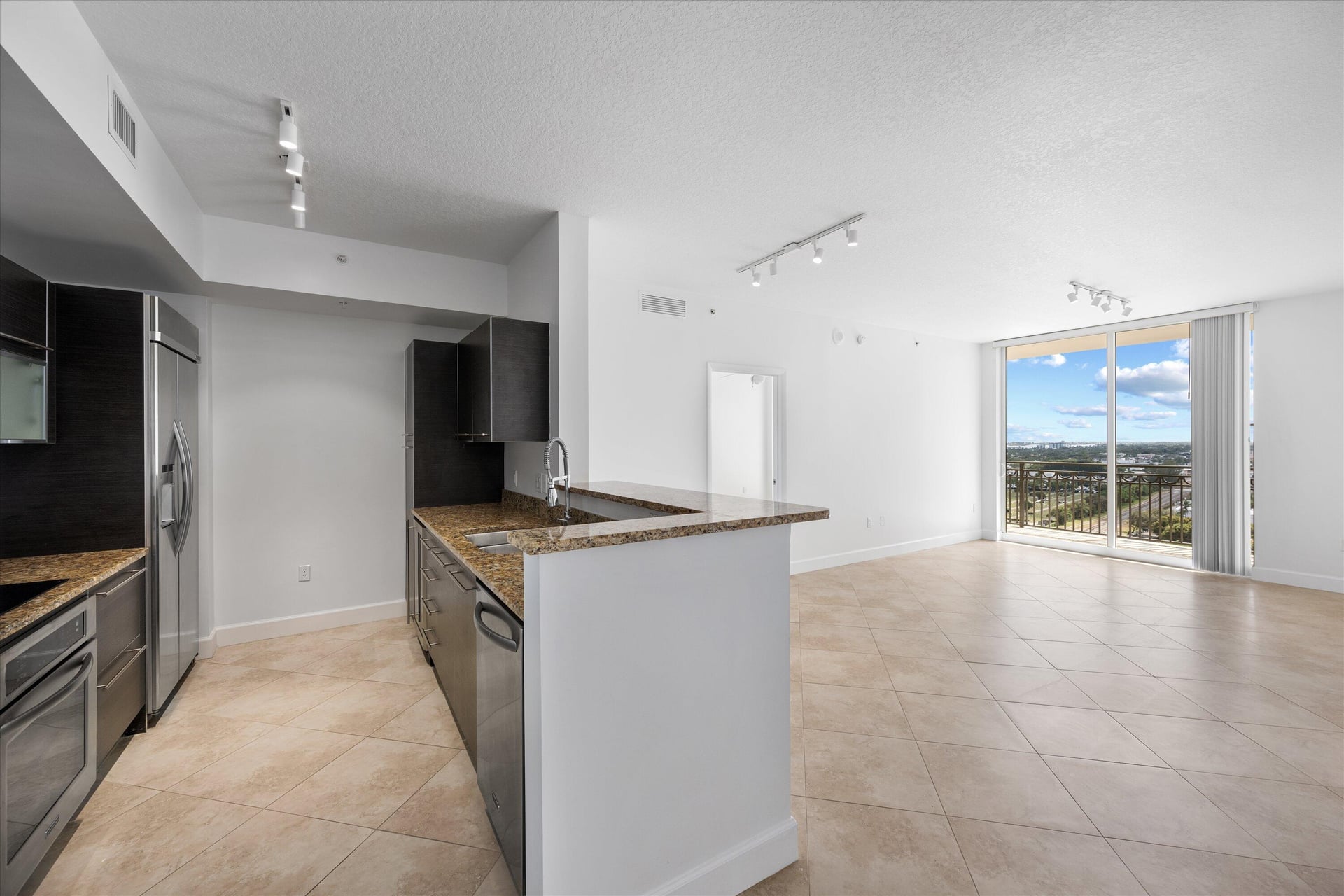 CityPlace South Tower Unit 1605 photo 6