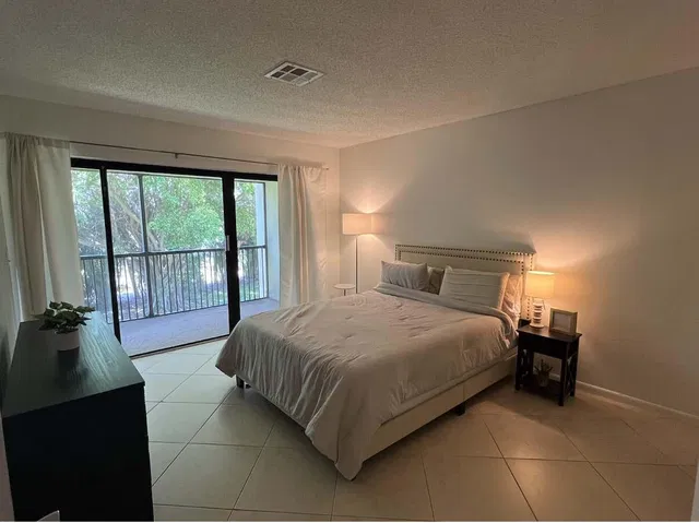  Unit 202 photo 7