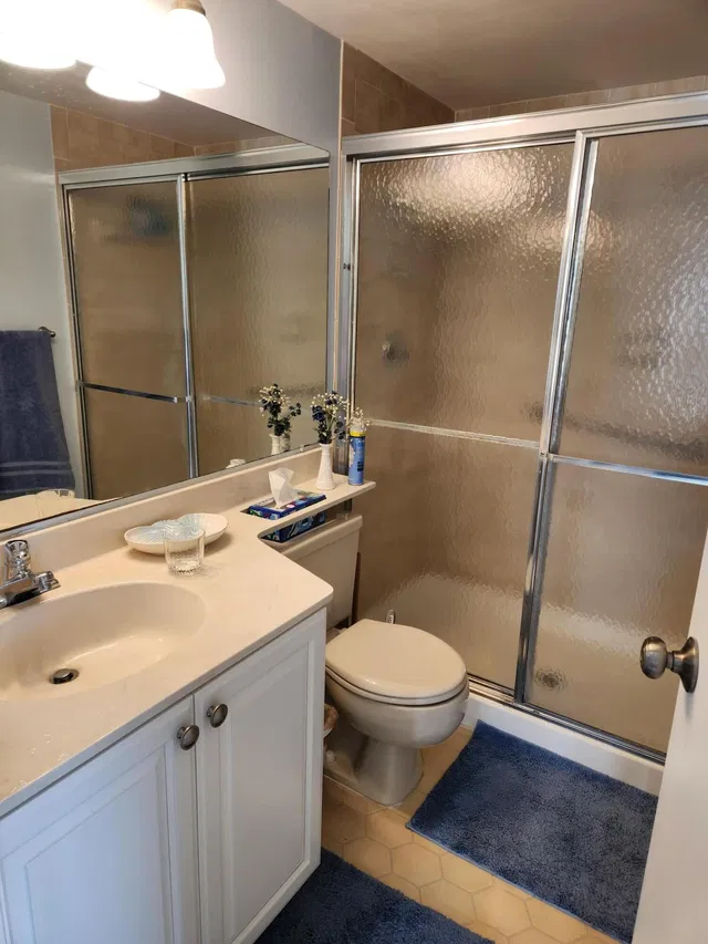 Unit E2 photo 6