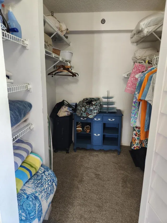 Unit E2 photo 11