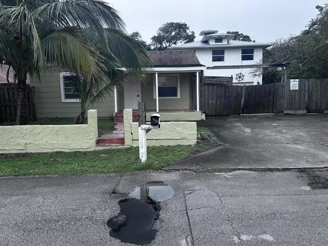 Residence photo 4