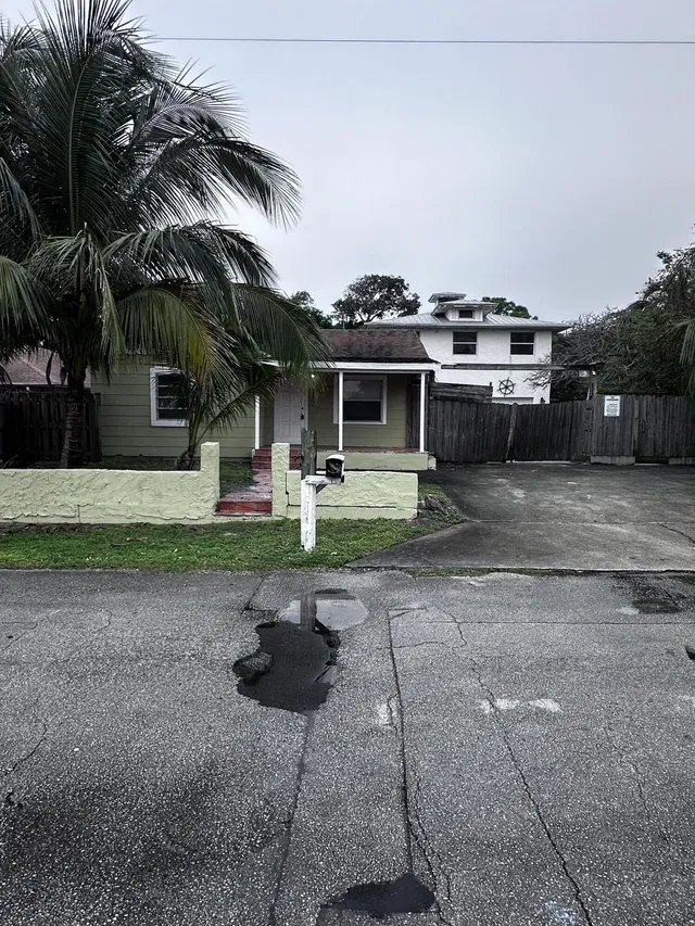 Residence photo 5