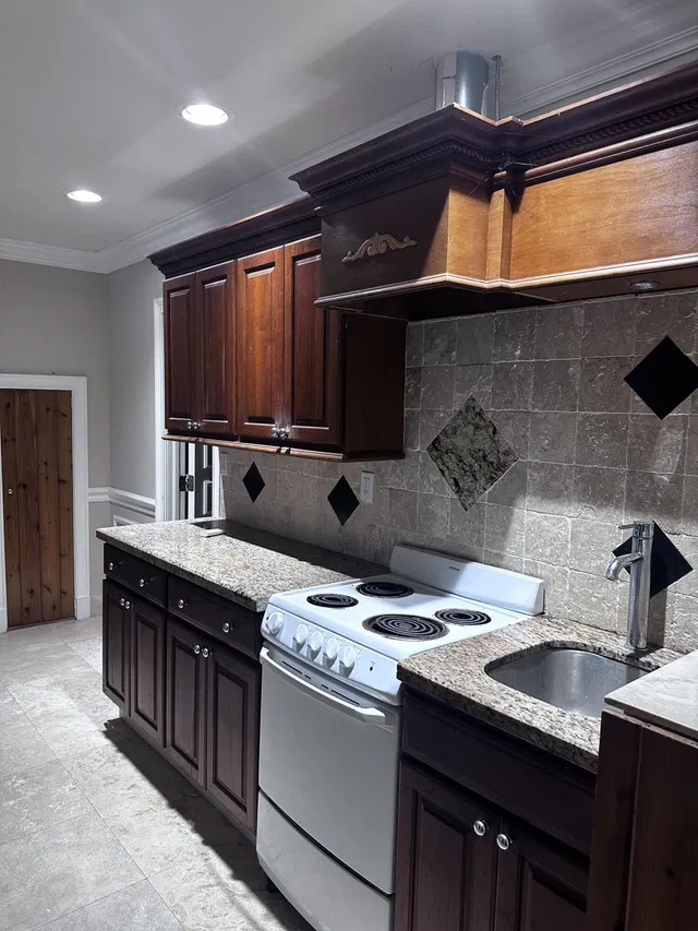  Residence photo 30