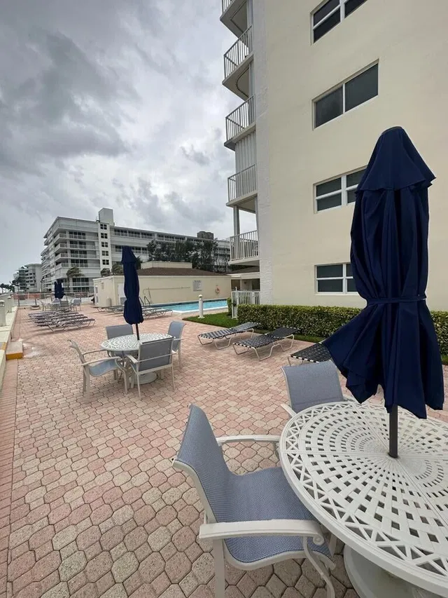 Unit 208 photo 6