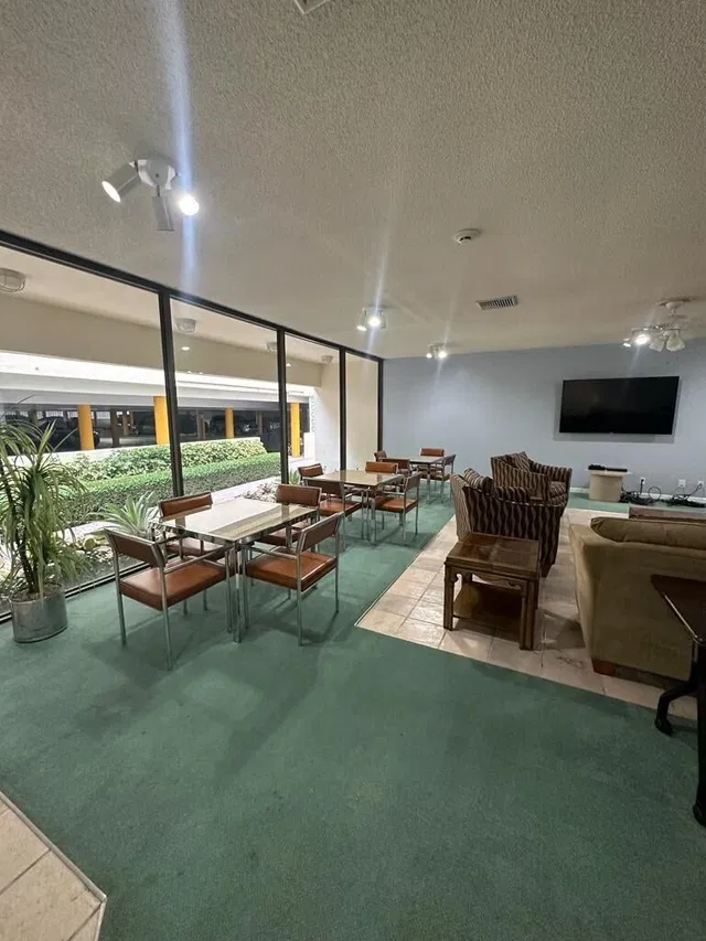 Unit 208 photo 12