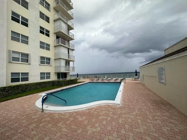 Unit 208 photo 15