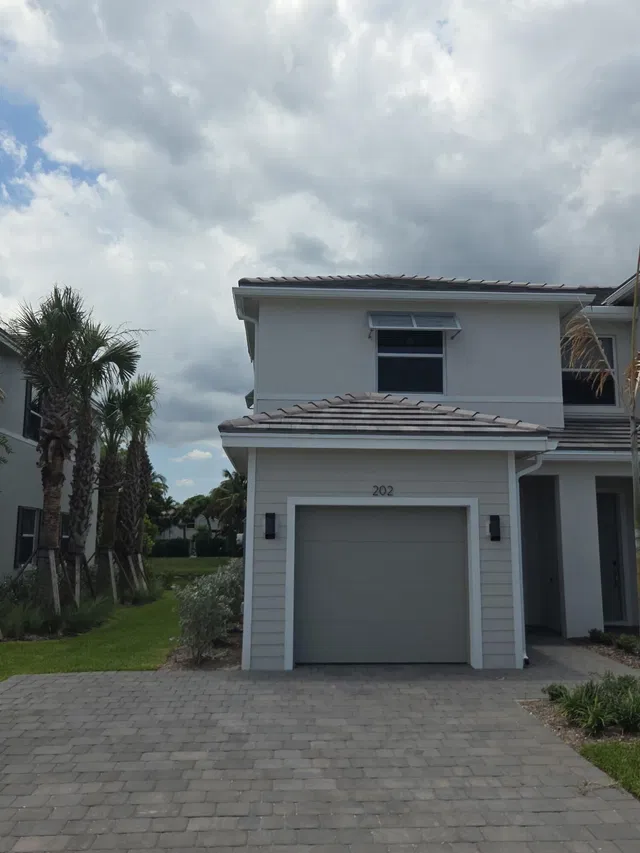 Residence photo 33