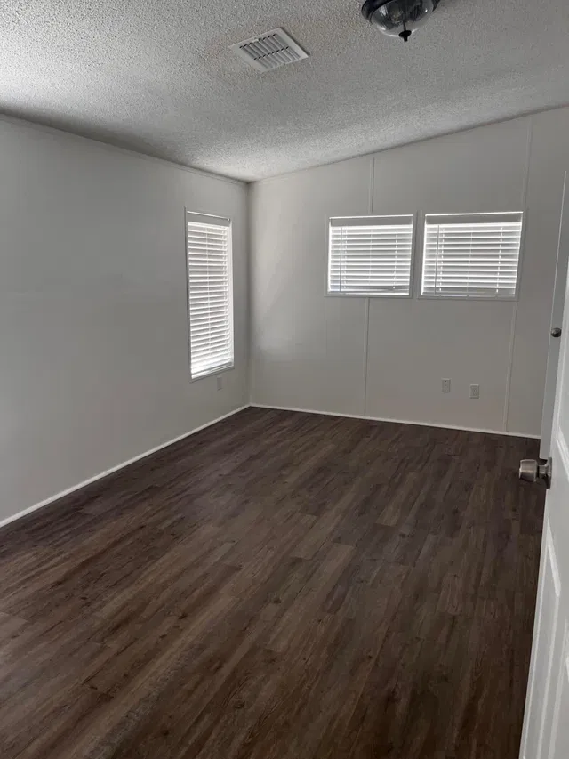 Residence photo 12