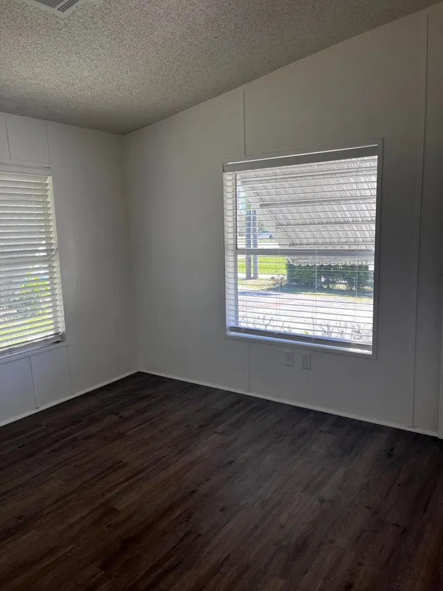 Residence photo 19