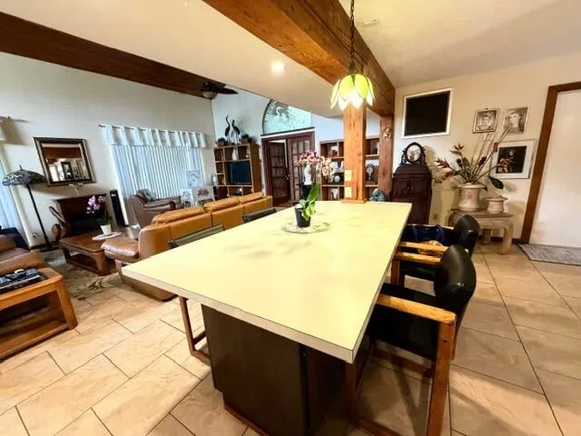  Residence photo 8