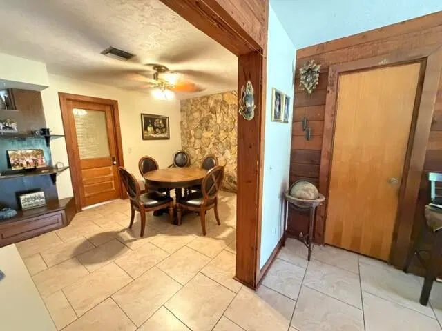  Residence photo 17