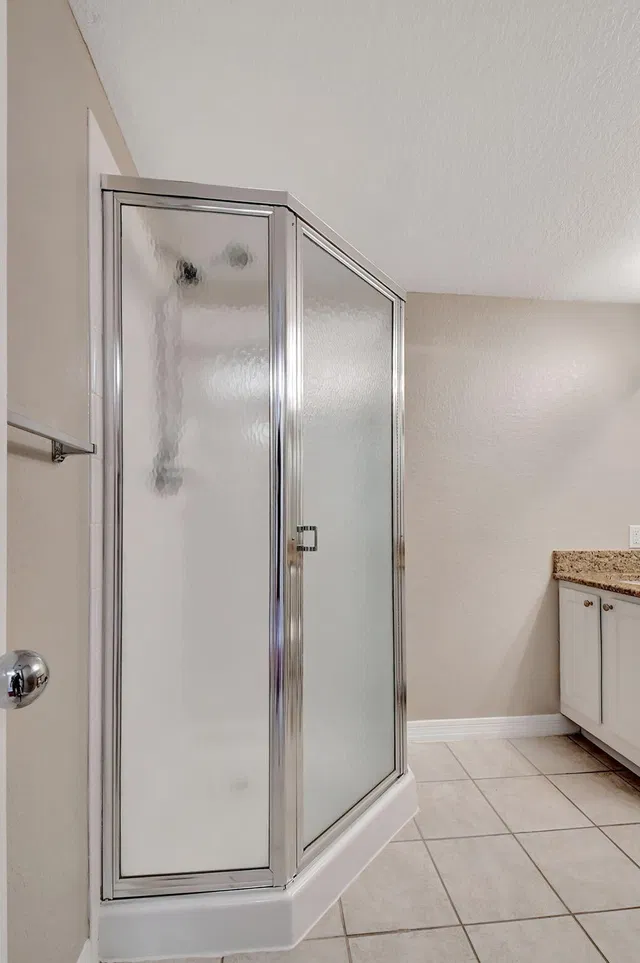 Unit 305 photo 20