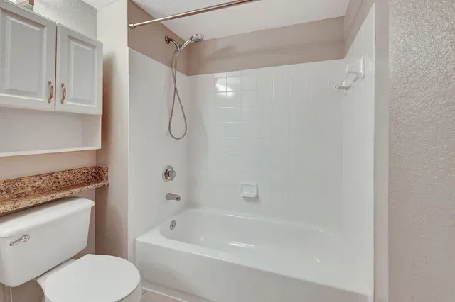 Unit 305 photo 24