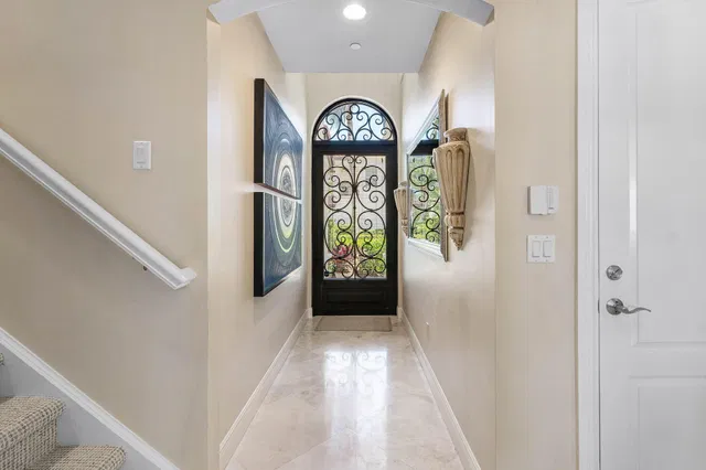 Residence photo 5
