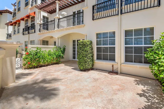 Residence photo 41