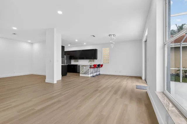 Residence photo 17
