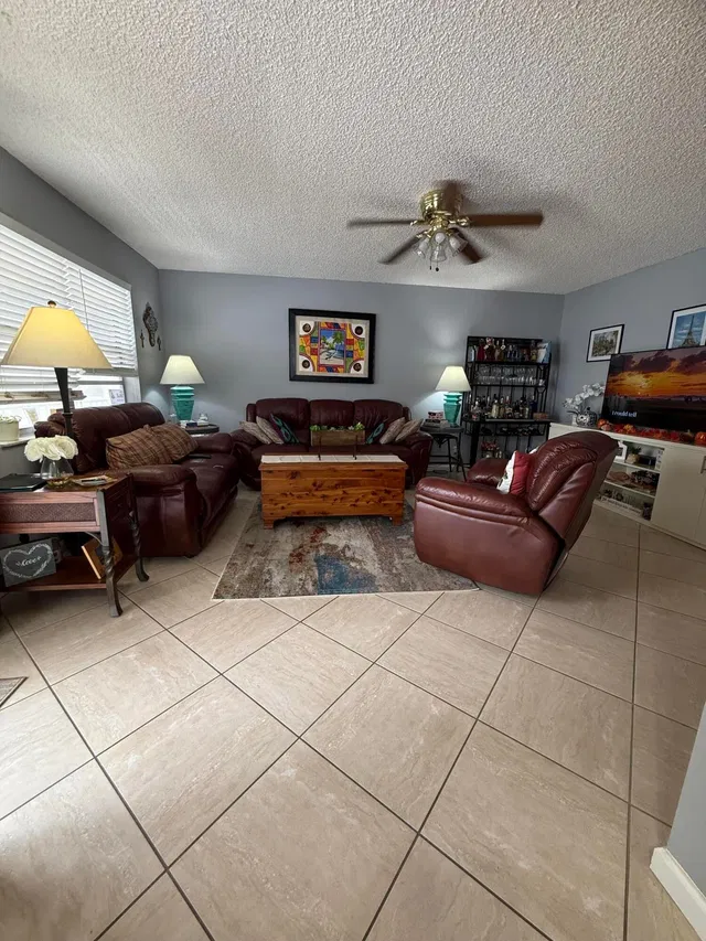 Residence photo 2