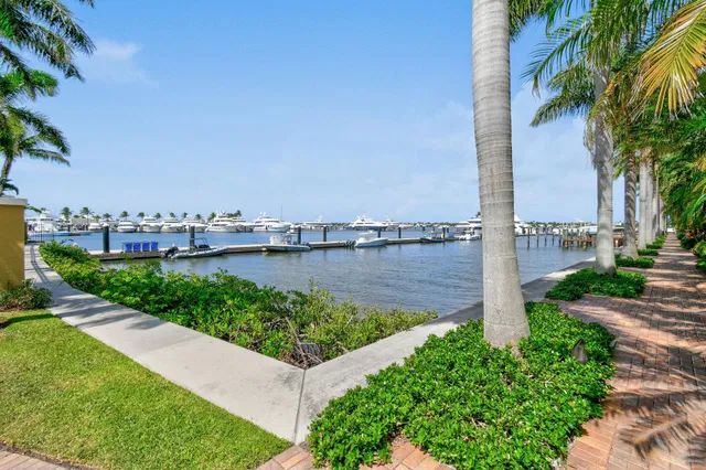 Flagler Landing Unit 206 photo 28