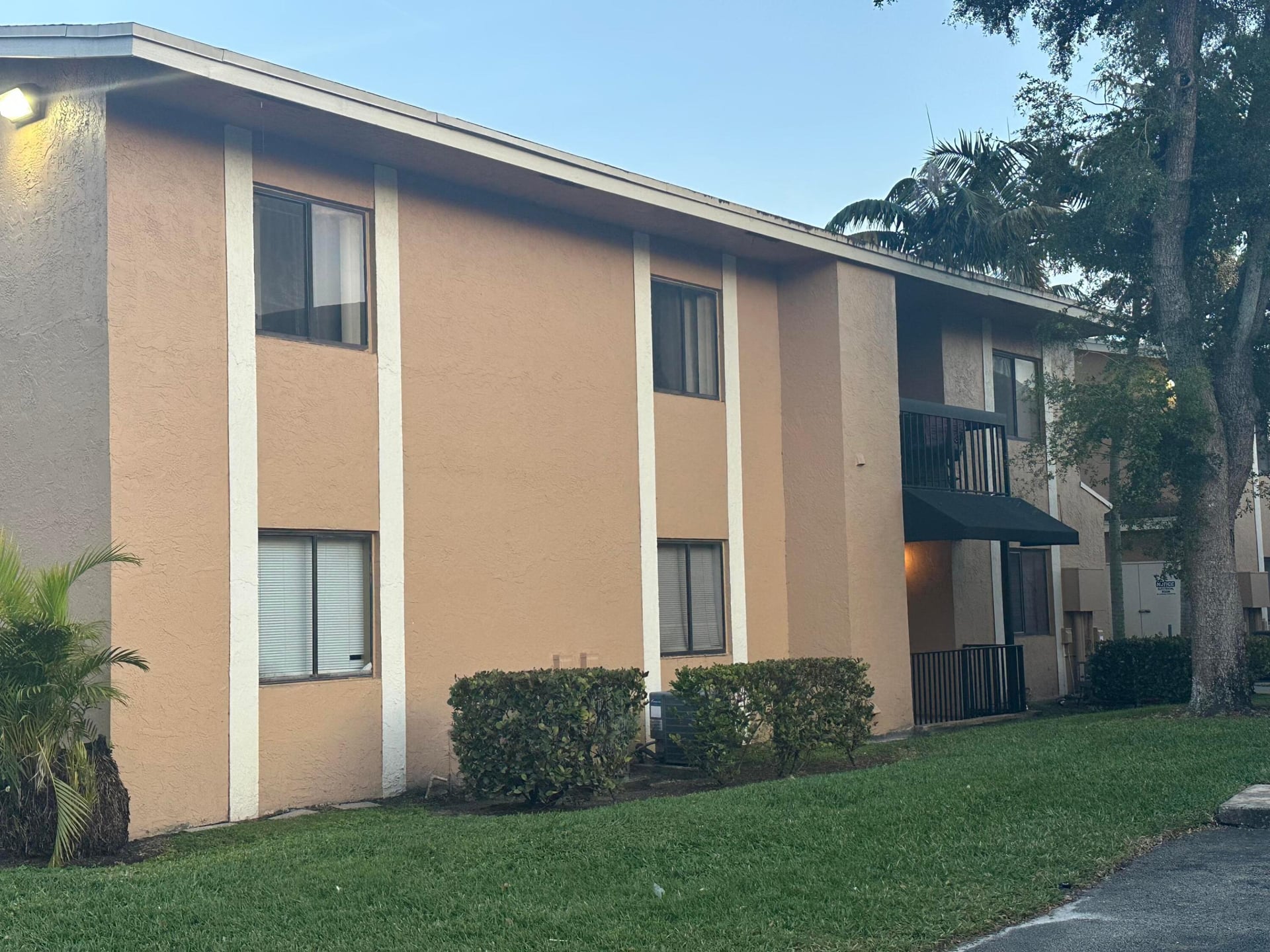 Unit 219 photo 5