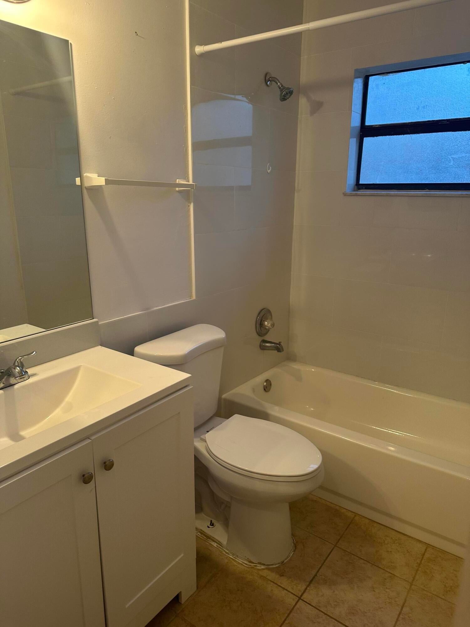 Unit 219 photo 11