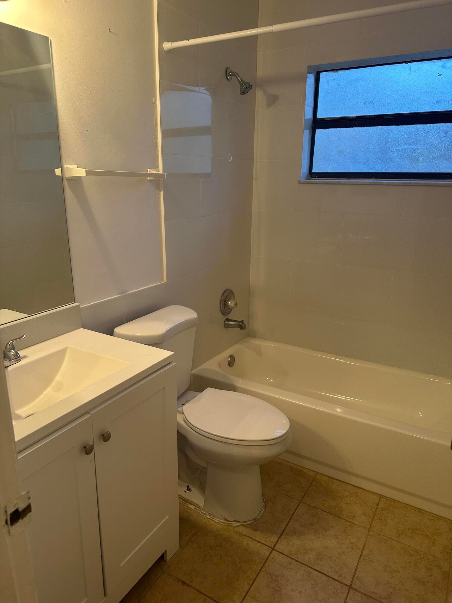 Unit 219 photo 12