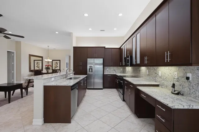  Residence photo 15