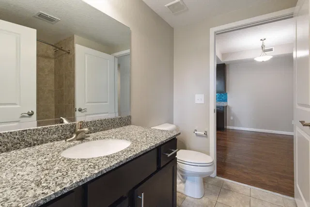 Unit 302 photo 14