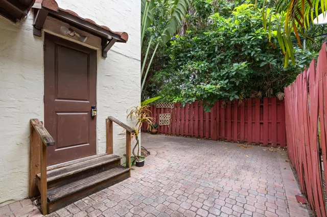 West Palm Beach Residence photo 17