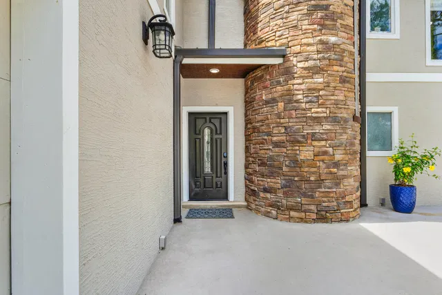  Residence photo 4