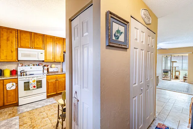Residence photo 2