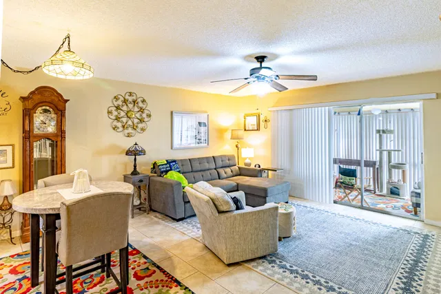 Residence photo 6