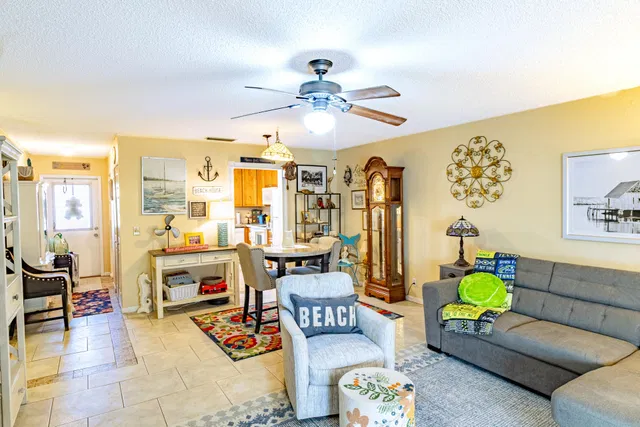 Residence photo 8