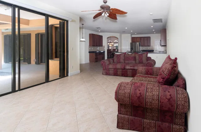  Residence photo 18