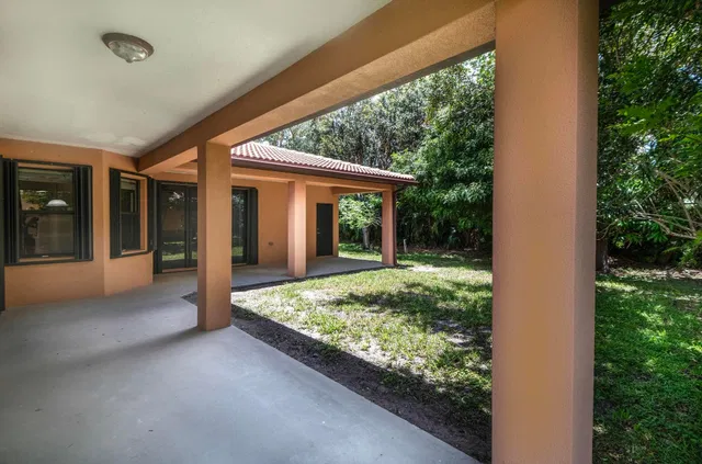  Residence photo 32