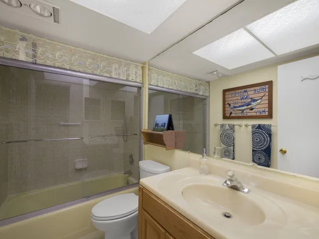 Unit 103 photo 15