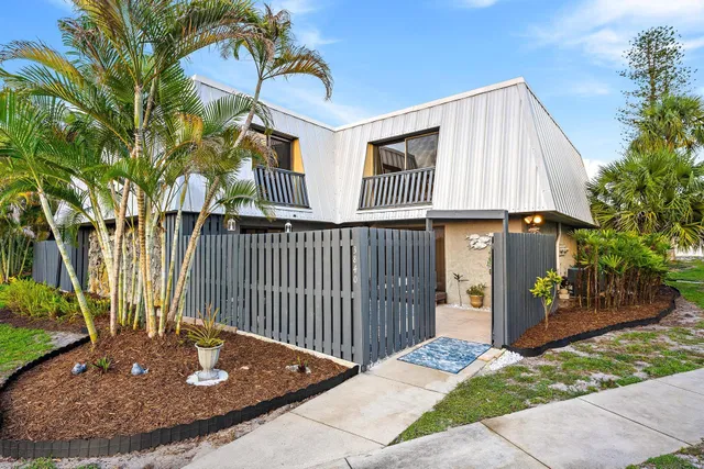 Residence photo 19