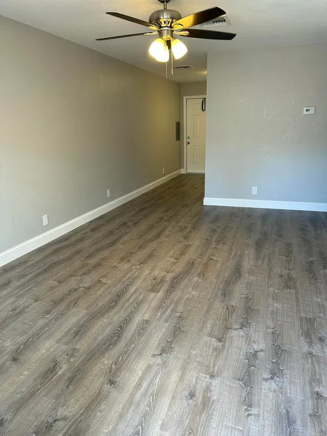 Residence photo 3