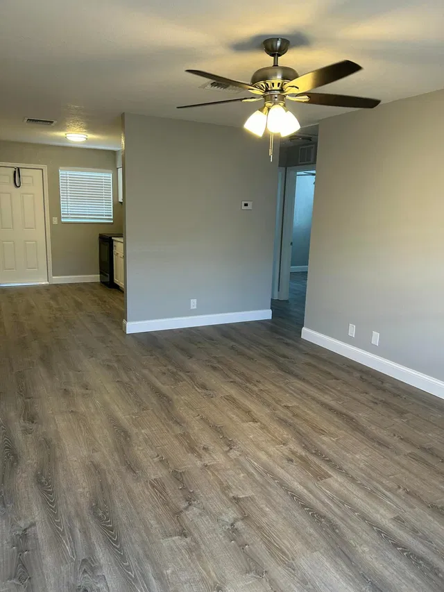 Residence photo 5