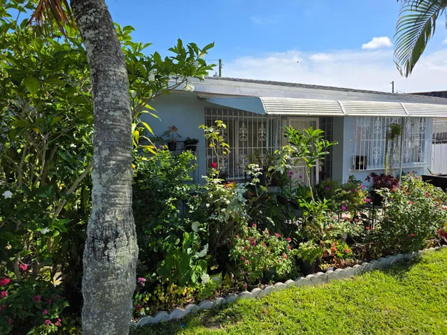 West Palm Beach Residence photo 3