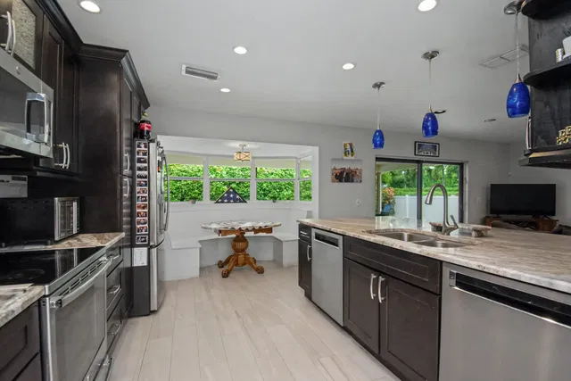 Thornhill Green Residence photo 17