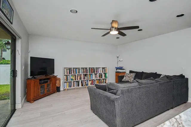 Thornhill Green Residence photo 20