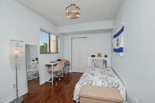 Thornhill Green Residence photo 35